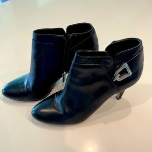 VINCE CAMUTO Vernaya Shootie Bootie - black 8